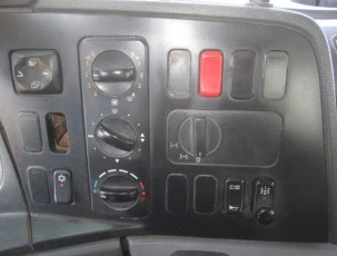 Caminhão Mercedes Benz MB Axor 2831 Caçamba Basculante