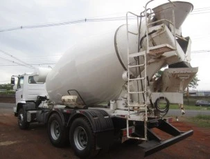 Caminhão Mercedes Bens 2726 LIEBHERR 8M³