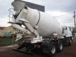 Caminhão Mercedes Bens 2726 LIEBHERR 8M³