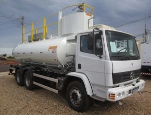 Caminhão Mercedes Bens Atron 2729