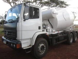 Caminhão Mercedes Bens 2726